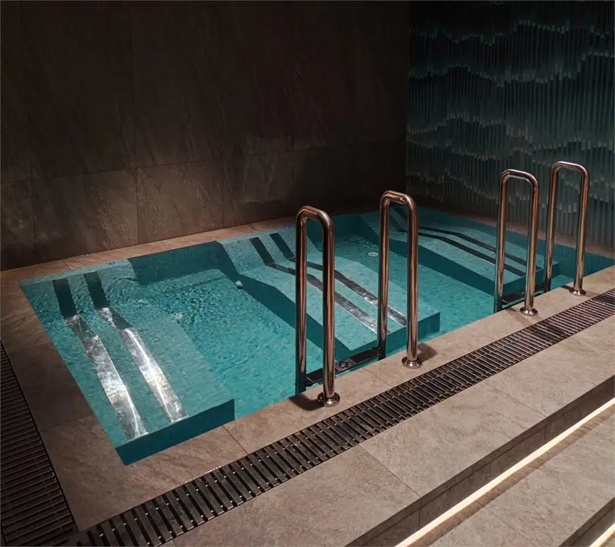 Spa pool at Rilas Hotel & Spa